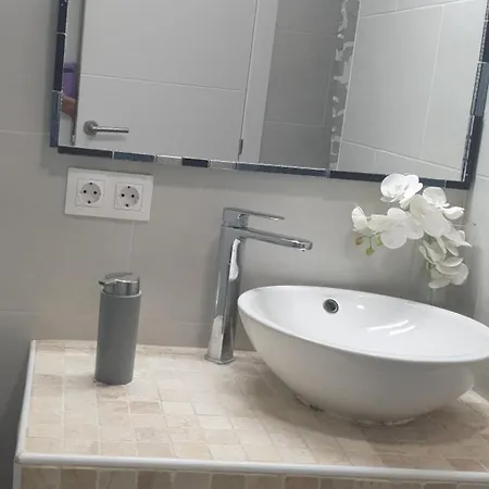 Sobre El Mar En Edificio Magallanes 엘메다노